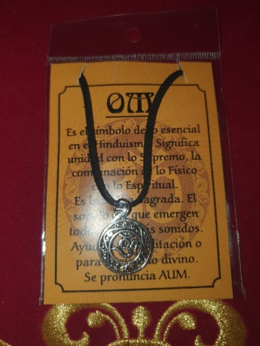 ciondolo om aum