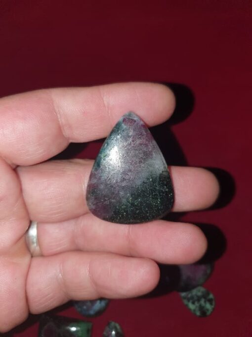 cabochon di rubino zoisite Ruby zoisite