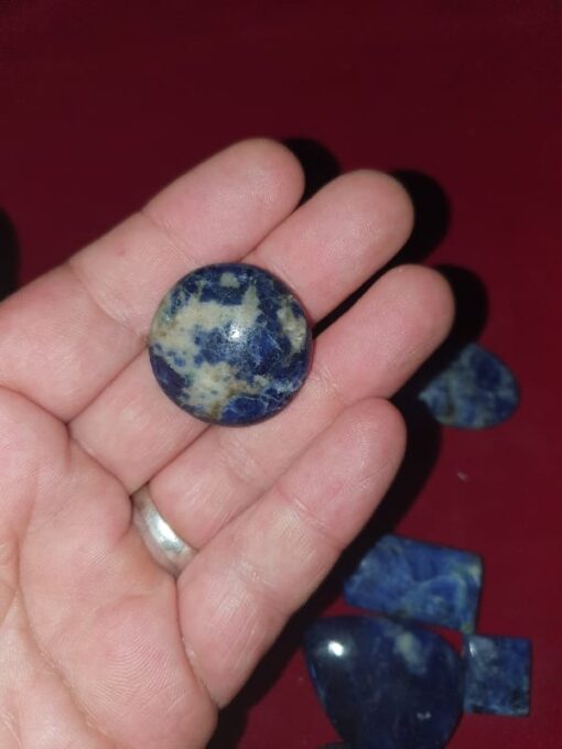 cabochon sodalite