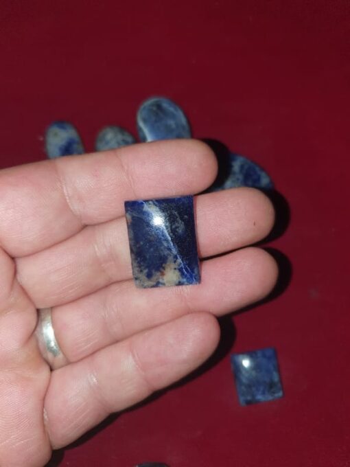 cabochon sodalite